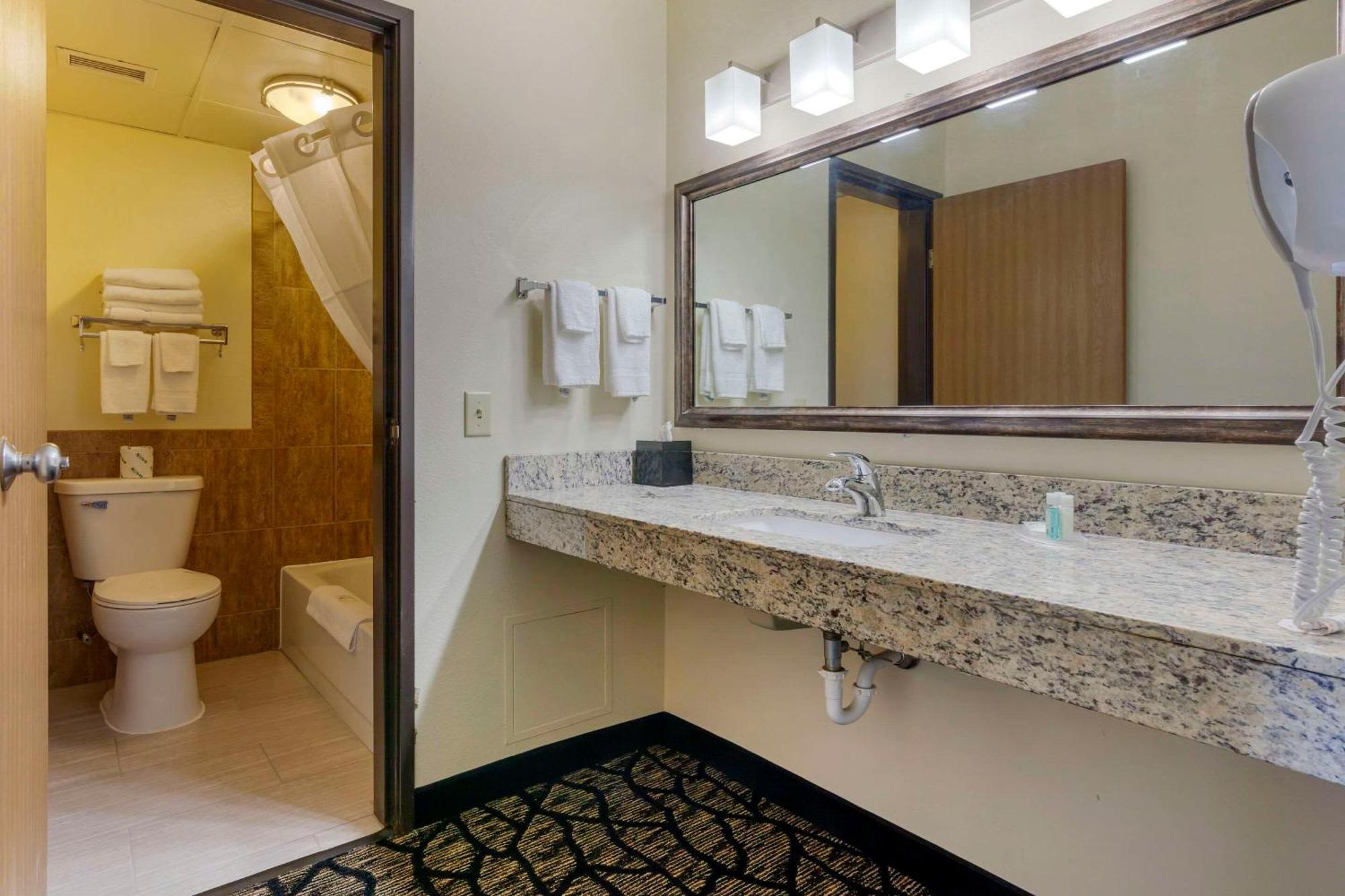 Quality Inn Oshkosh Extérieur photo