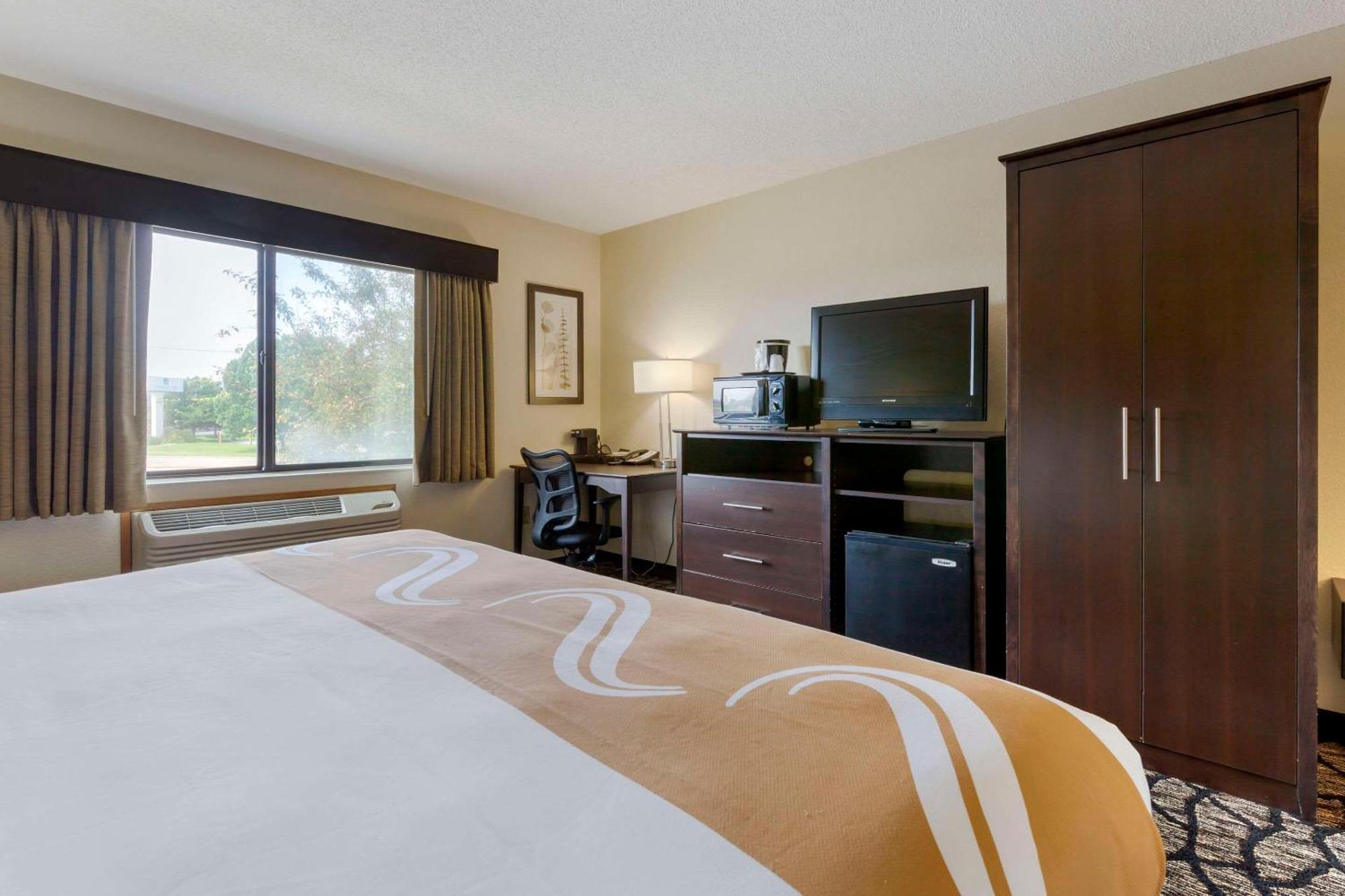 Quality Inn Oshkosh Extérieur photo