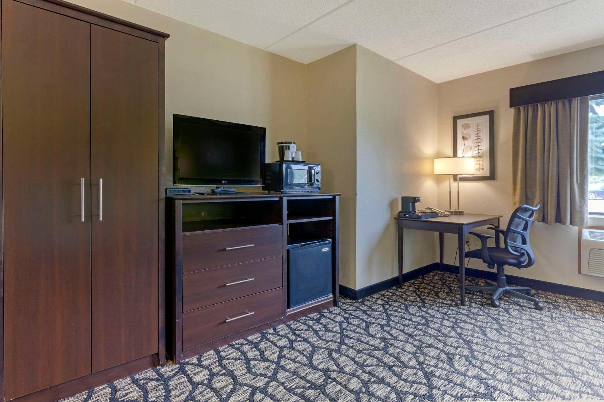 Quality Inn Oshkosh Extérieur photo