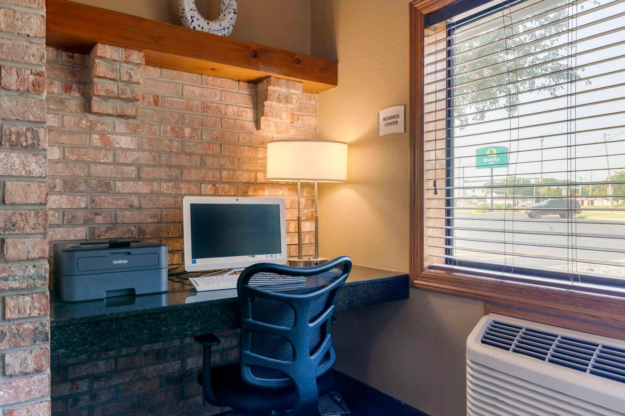 Quality Inn Oshkosh Extérieur photo
