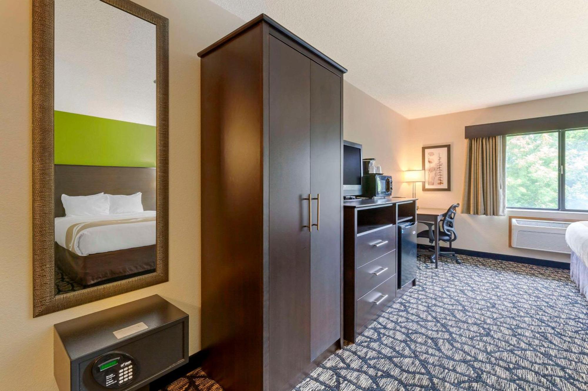 Quality Inn Oshkosh Extérieur photo