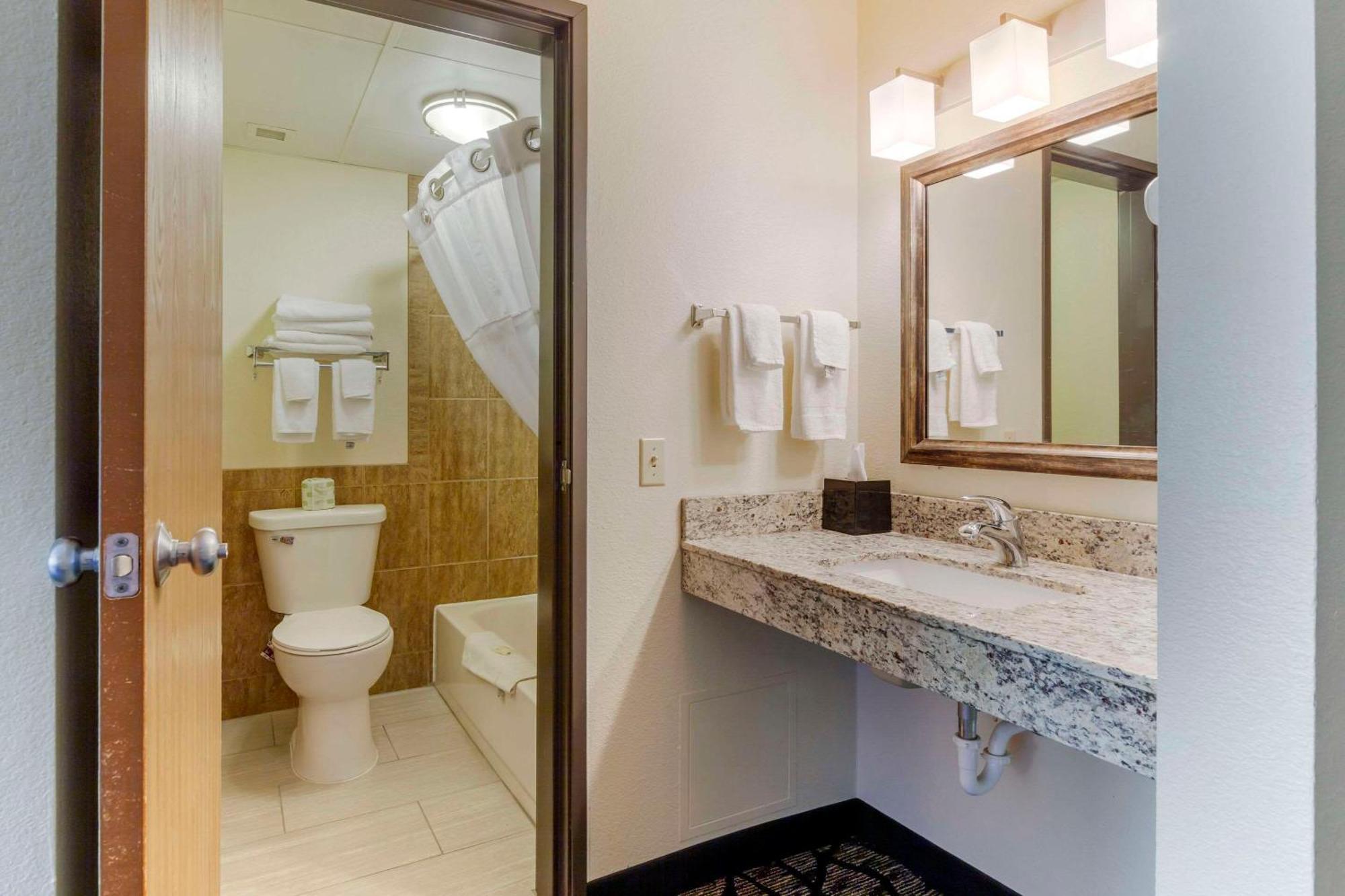 Quality Inn Oshkosh Extérieur photo