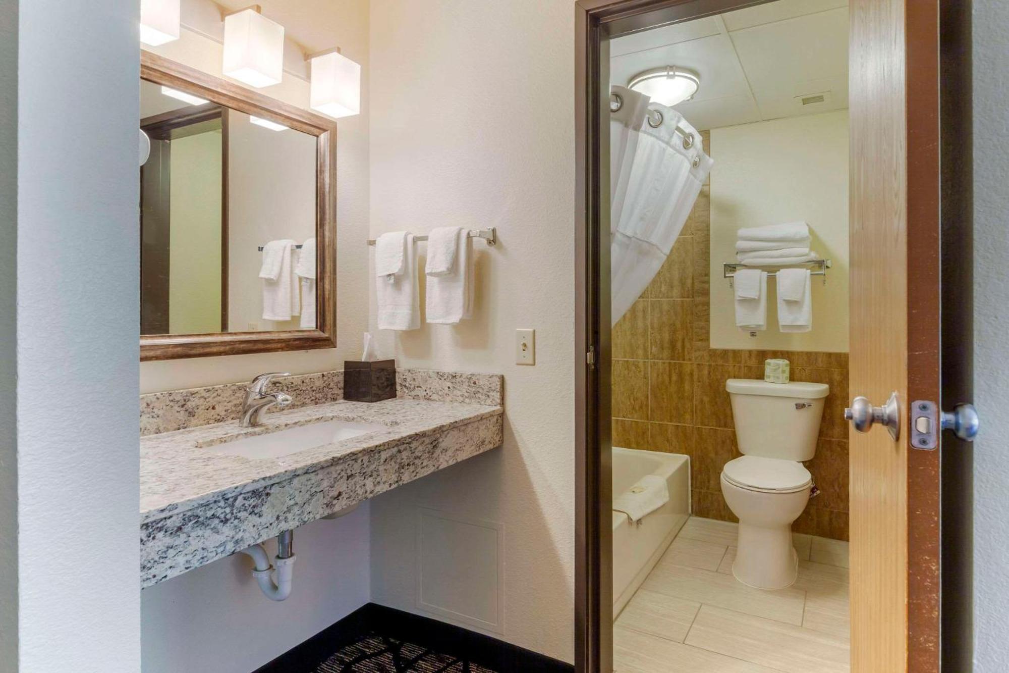 Quality Inn Oshkosh Extérieur photo