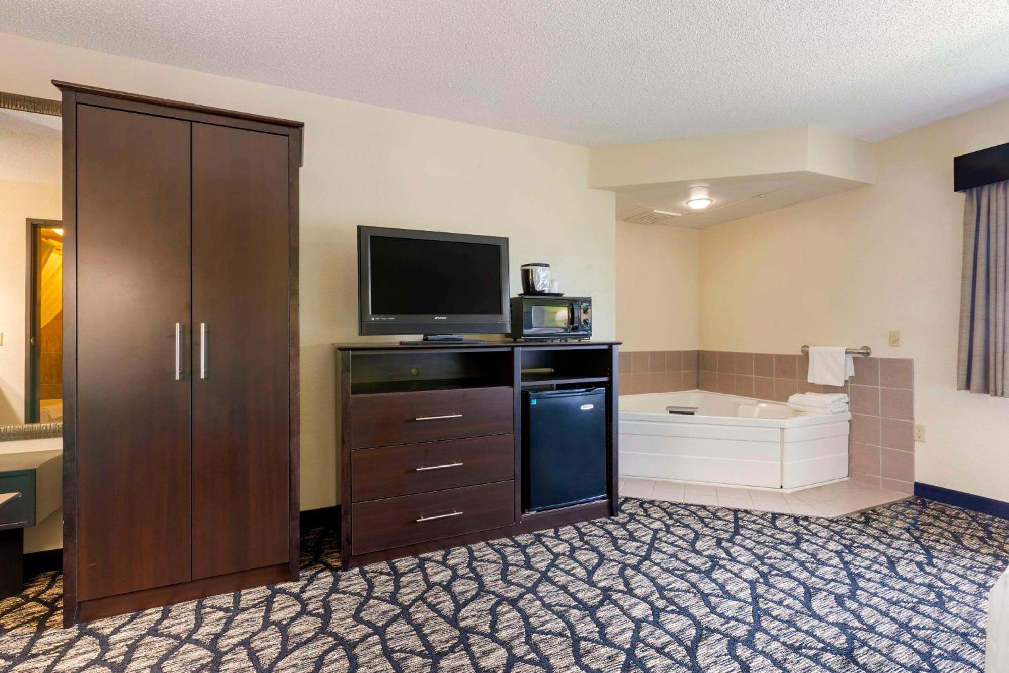 Quality Inn Oshkosh Extérieur photo